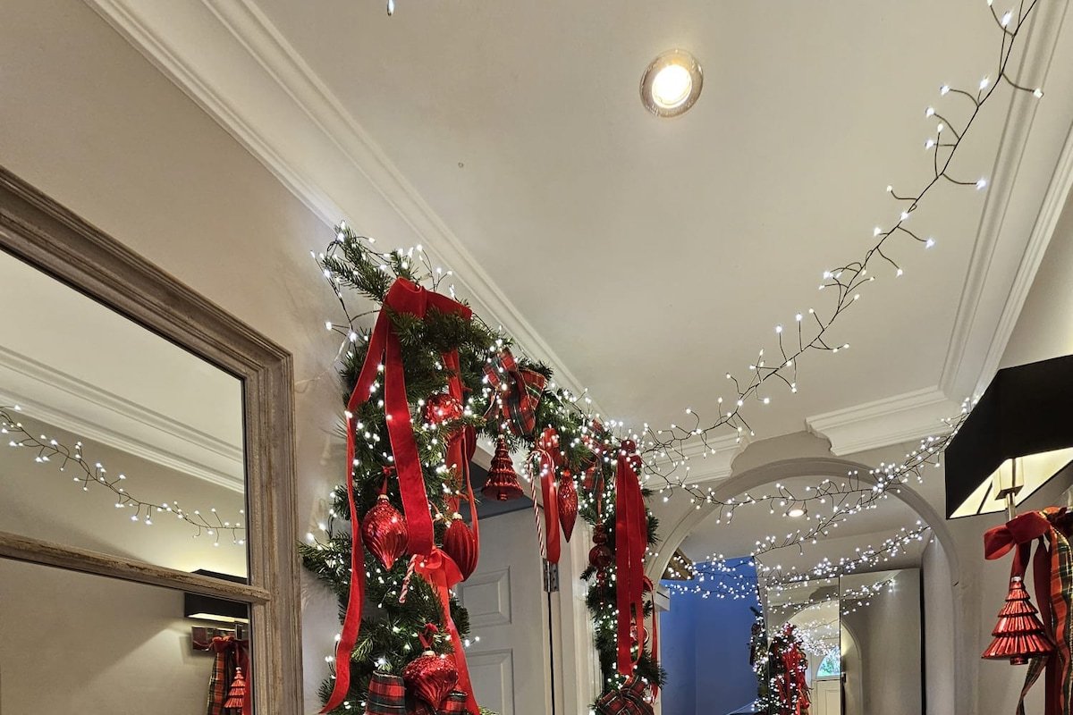 Christmas House in the Heart of London gallery image 5