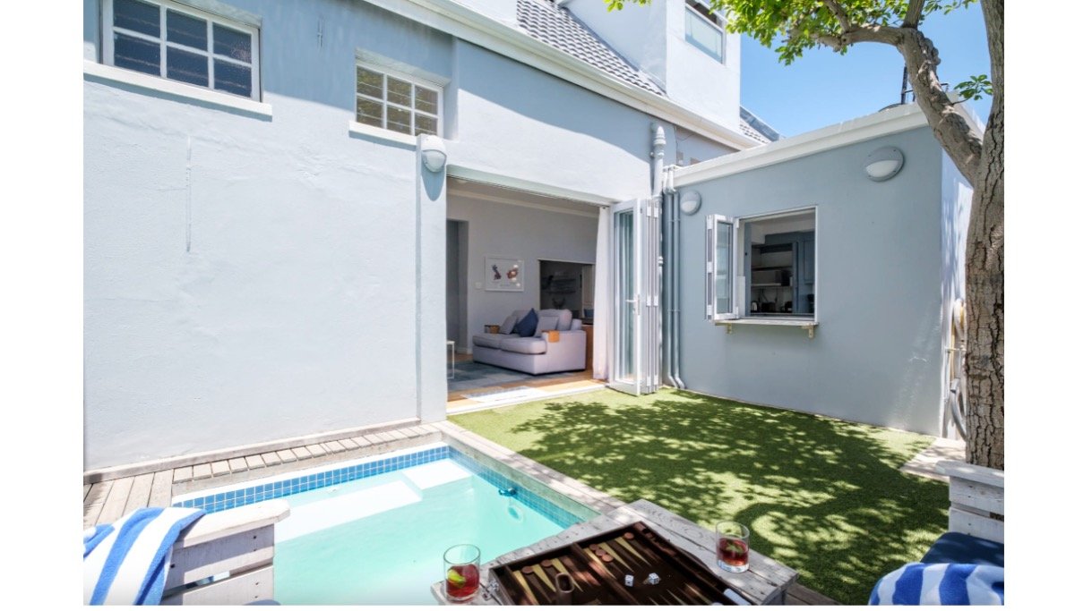 House 4 bed, 3 bath w/ pool