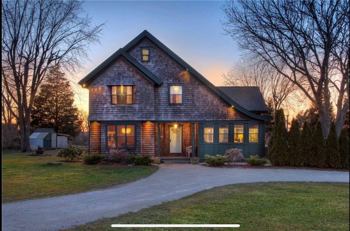 Coastal Cottage gallery image 2