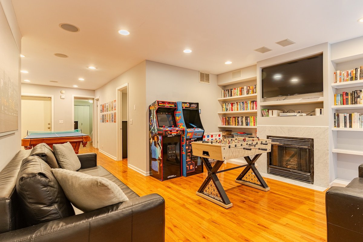 Stunning Home, Awesome Game Room, A+ Location gallery image 4