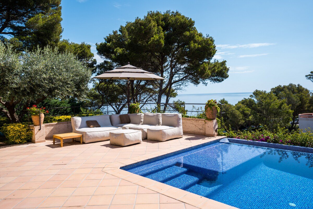 La Isla gallery image 4