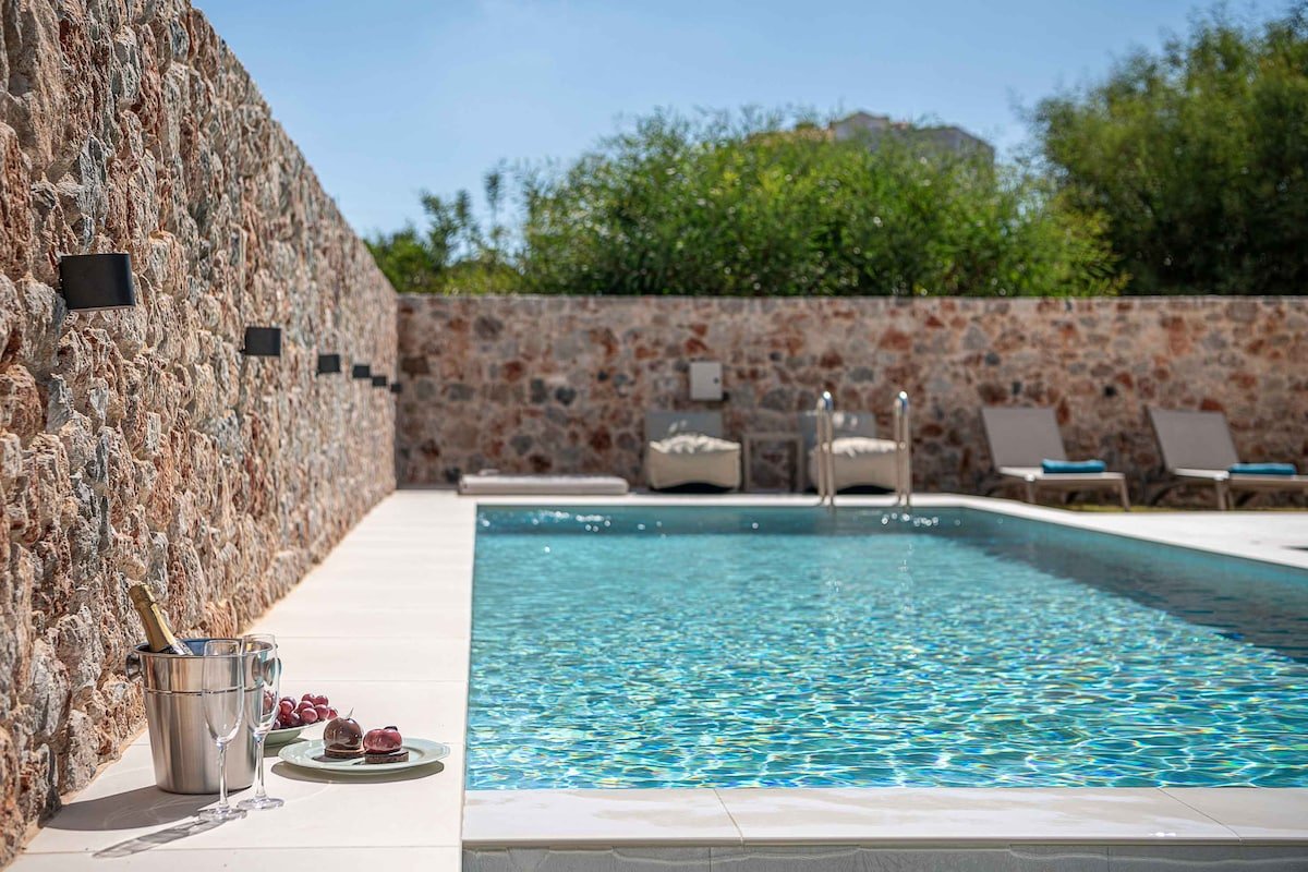 Luminus Arcus I Modern villa with a private pool! gallery image 4