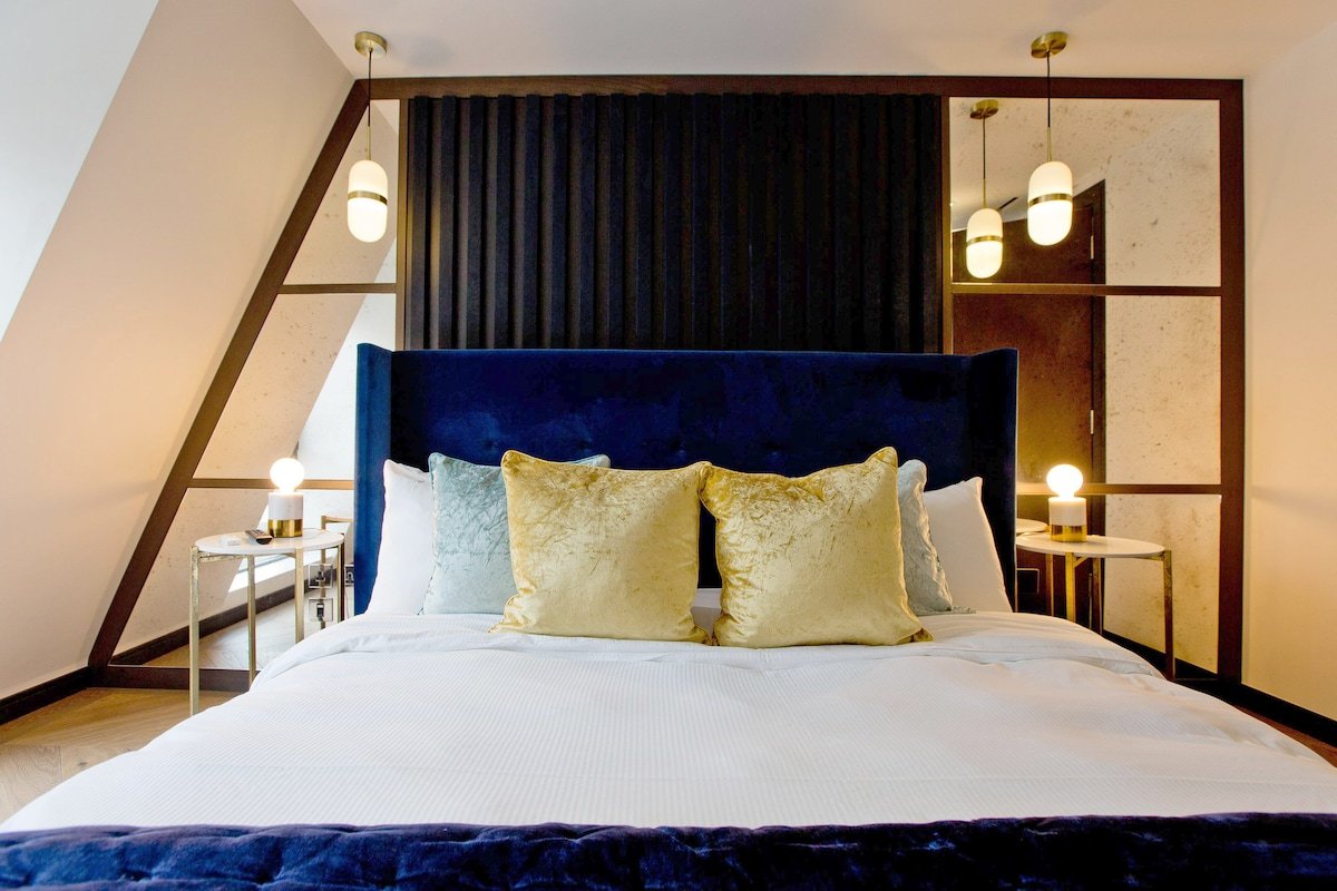 37GS Residences | 2bedroom Apt 416 near Piccadilly gallery image 4