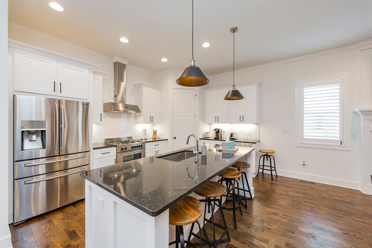 Luxury House/Near Gulch/Rooftop/4King 4Queen 2Twin gallery image 5