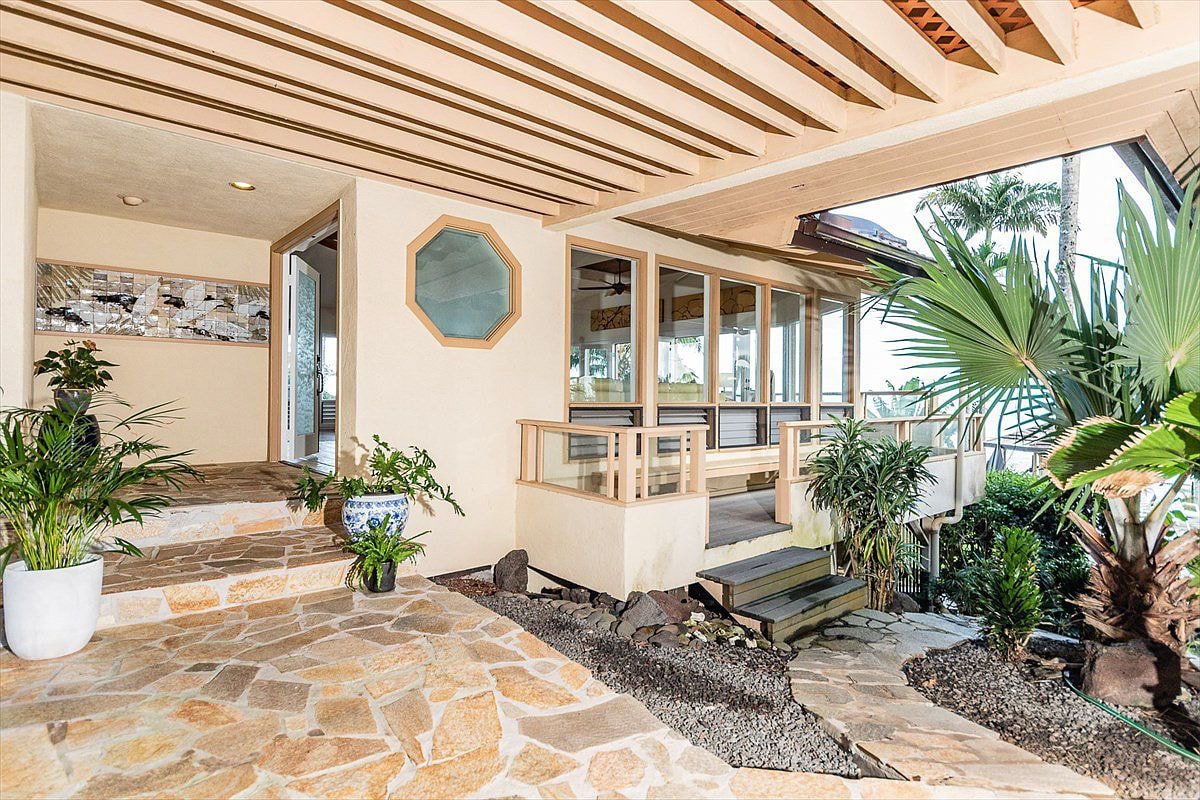 Oceanfront Duplex—Pool, Sauna & Beach, sleeps 12+ gallery image 5