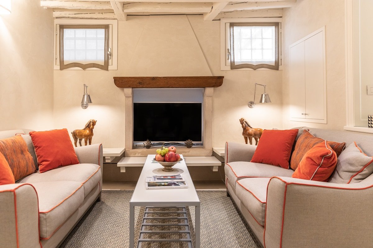 La Baruffa House with Private Garden! gallery image 4