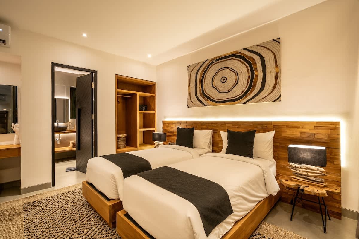 Tanah Yang Jauh : 5 BR Villa w/ Gym & Private Pool gallery image 3