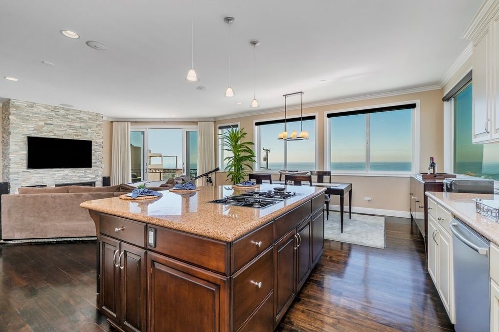 Luxury 2nd Block House with Dramatic Ocean Views gallery image 3