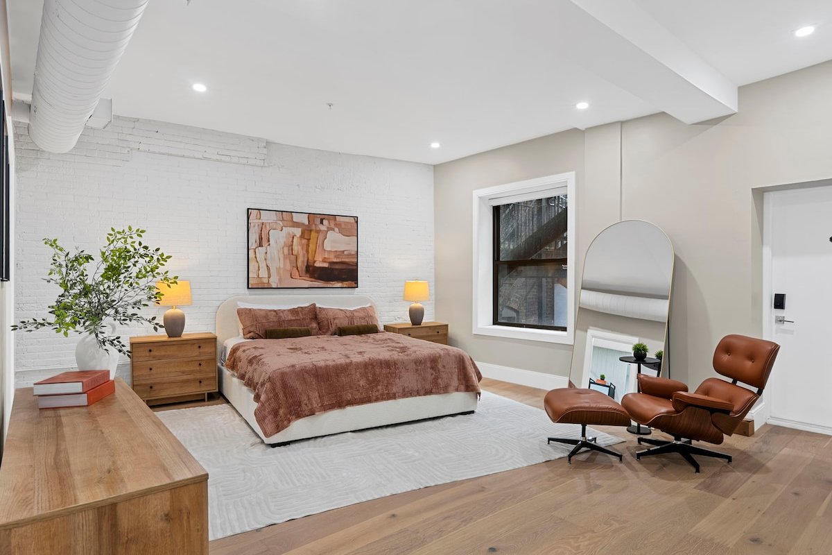 Best Loft in Boston | Rowes Wharf + FREE Parking gallery image 4