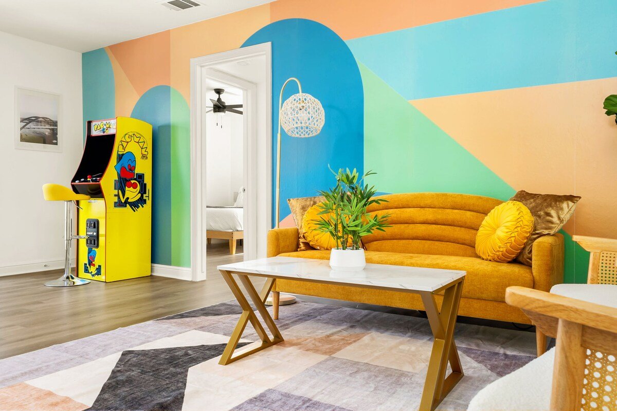 Tarrytown | 6BR | 2 Duplexes | Near DT&UT |Arcade gallery image 3