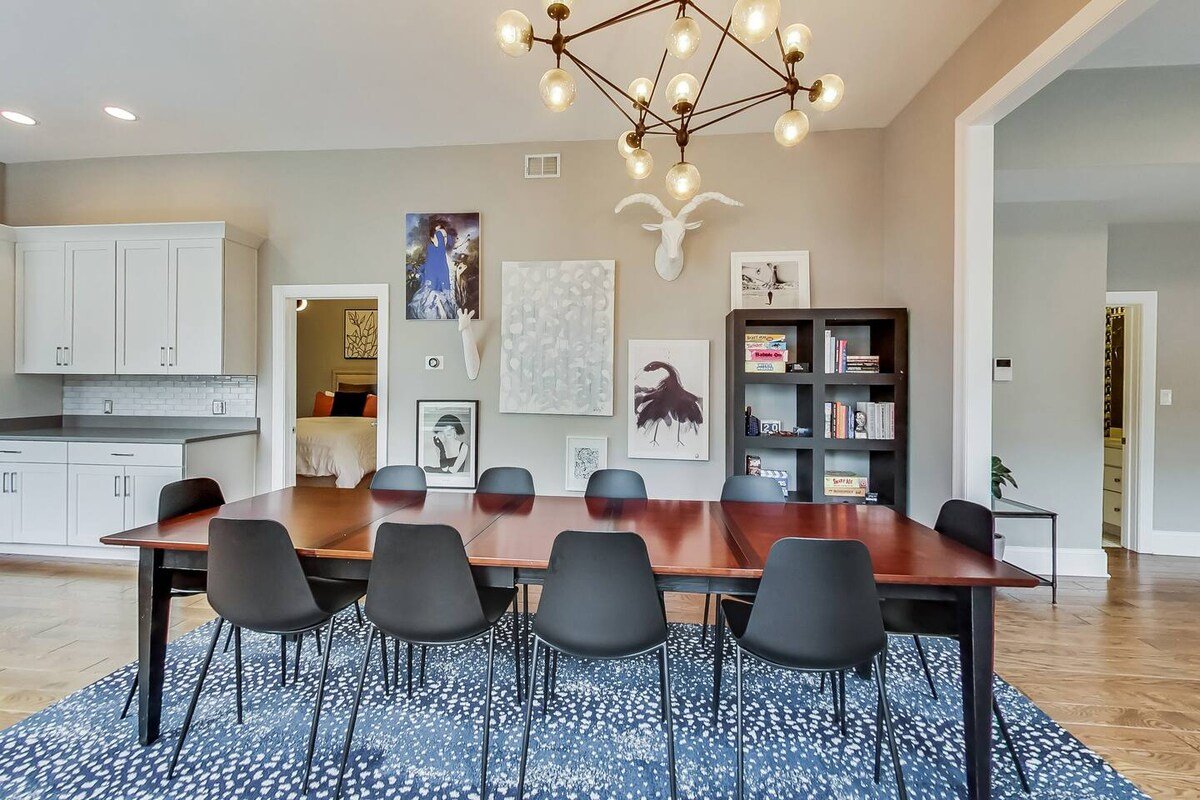 Lovely 4 Bedroom Spot located in Charming Old Town gallery image 5