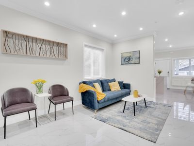 Free Parking | Family Friendly | 15 Mins Downtown