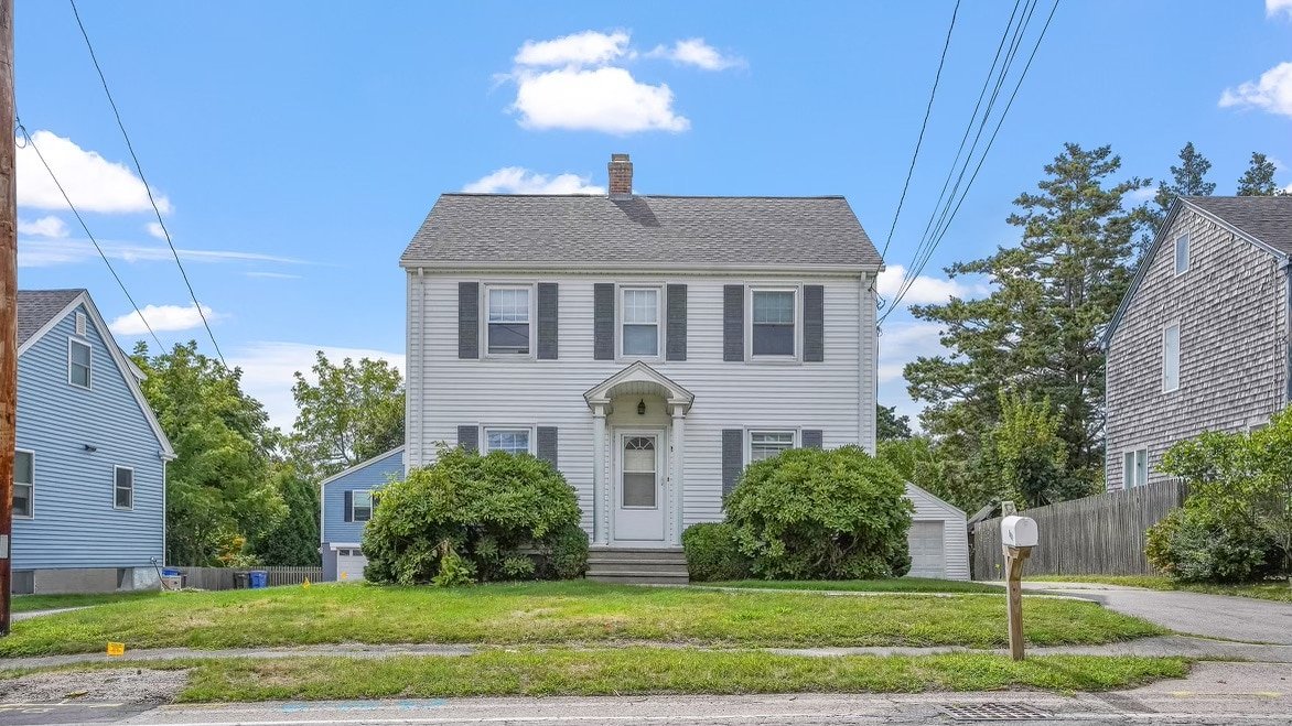 Green End Inn 2-Family House gallery image 2