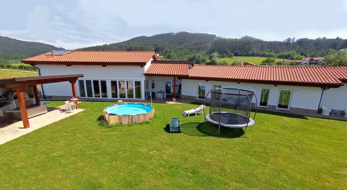 Casa rural entre el mar y la montaña gallery image 2