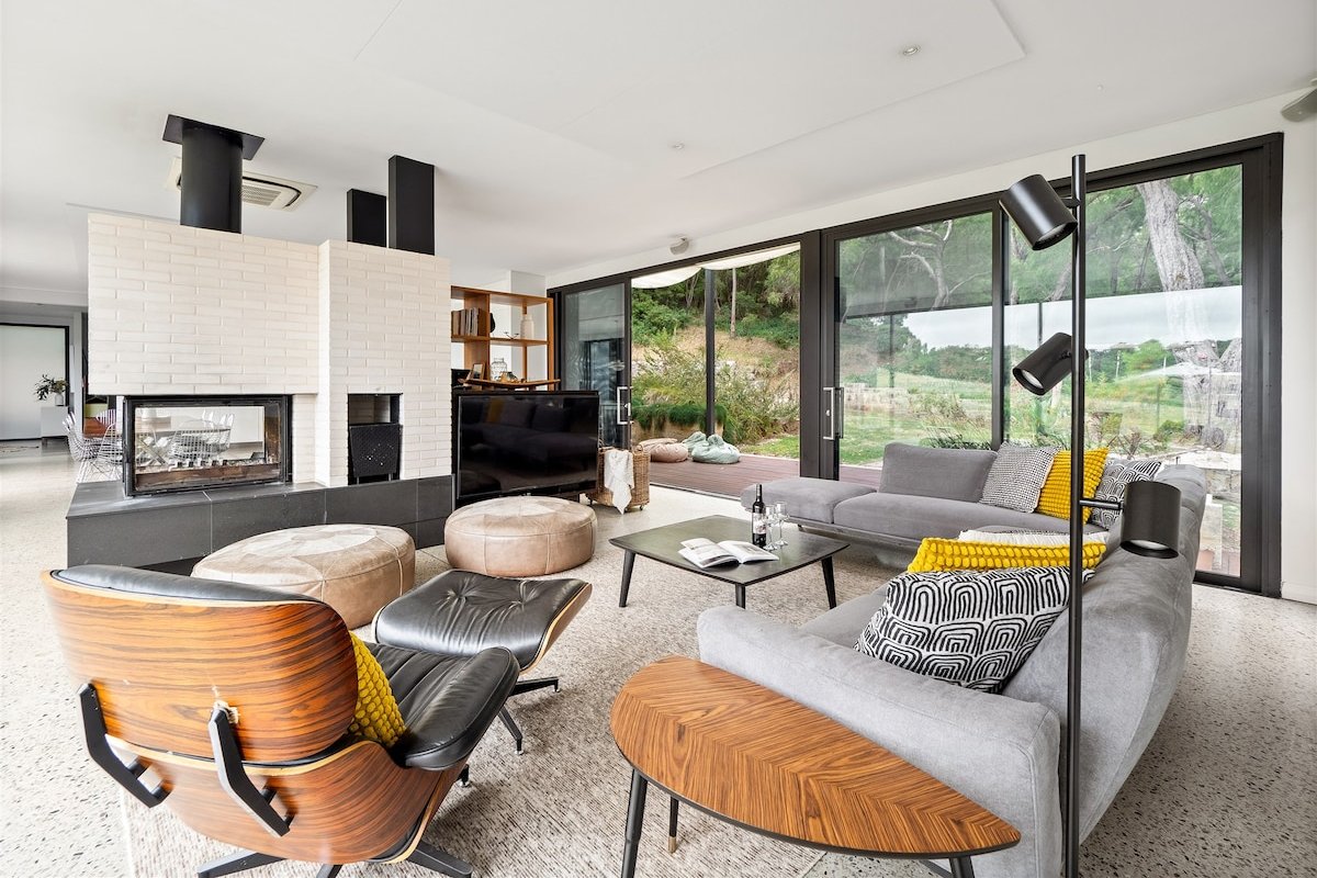 Sophie’s Vineyard—Sprawling Scenery with Pool gallery image 3