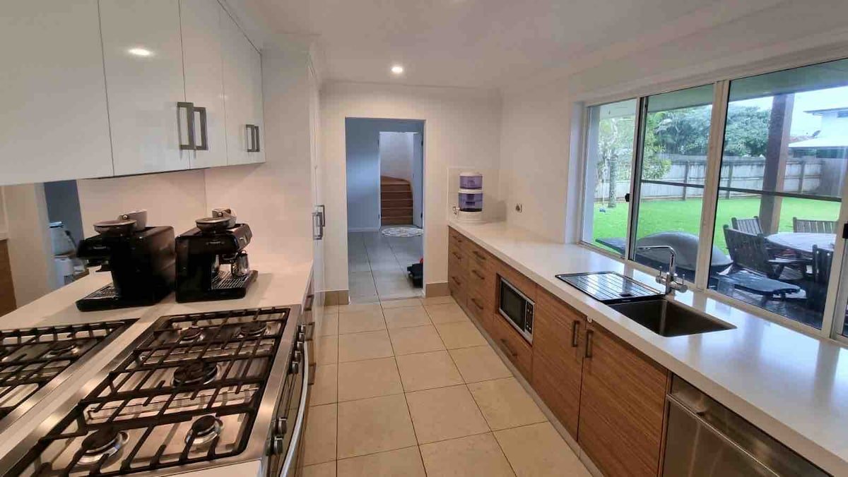 4 bedroom Beautiful Home in Lennox Head gallery image 5