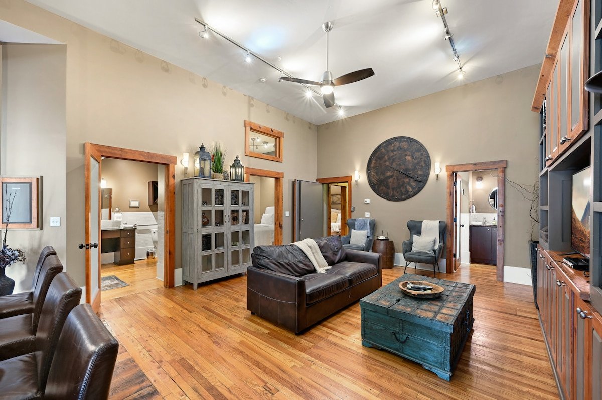 The Lofts at Church St. #101/102 gallery image 3