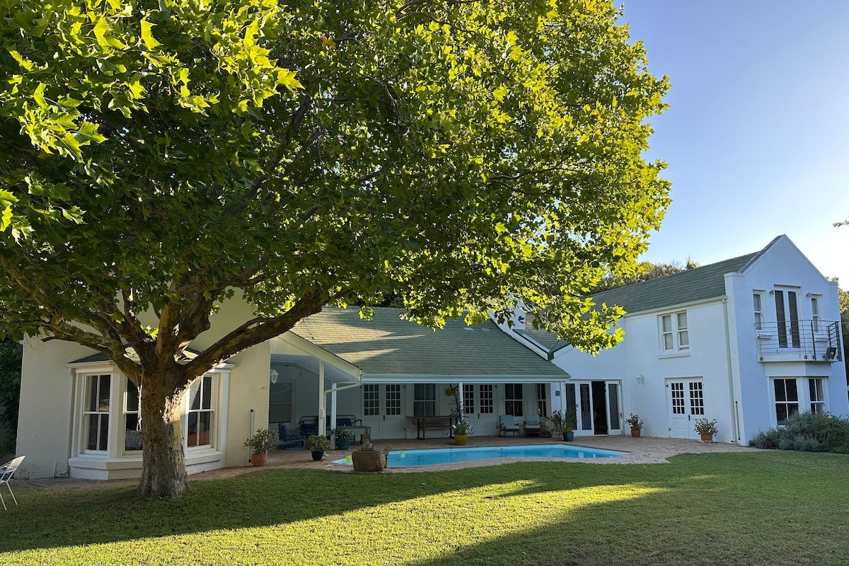 Farm Style Rustic Mansion, Hout Bay gallery image 2