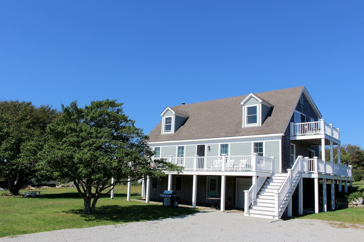 Clean & Newly Renovated 4BR w/Hot tub & AC ❂ gallery image 2