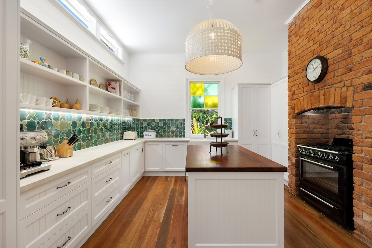 The Massinger . Tropical Family Escape gallery image 4