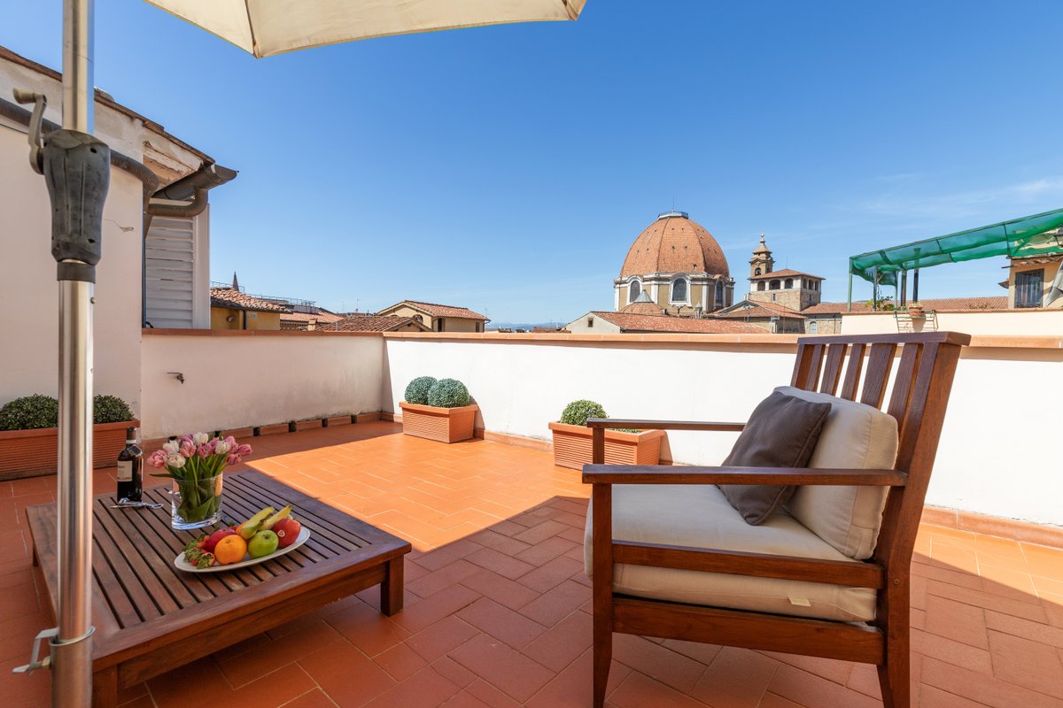 Damasco penthouse with terrace near the Duomo
