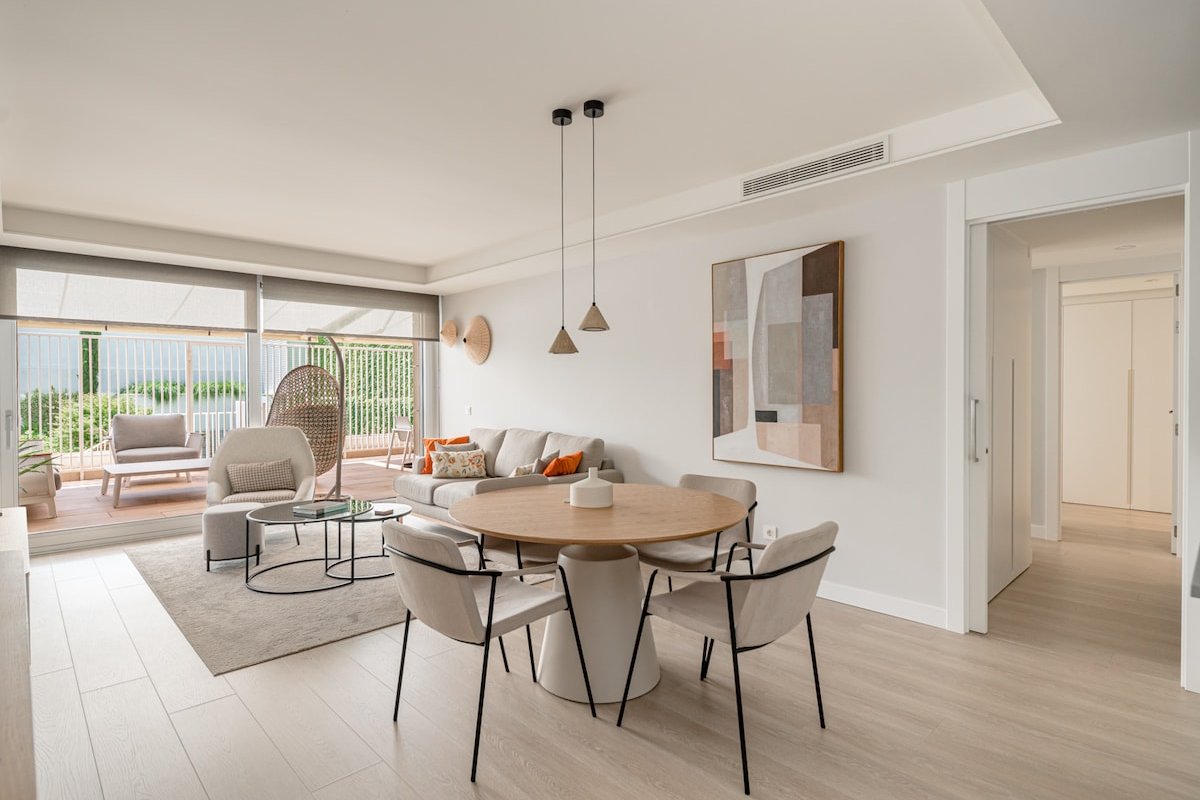 New flat with swimming pool gallery image 2