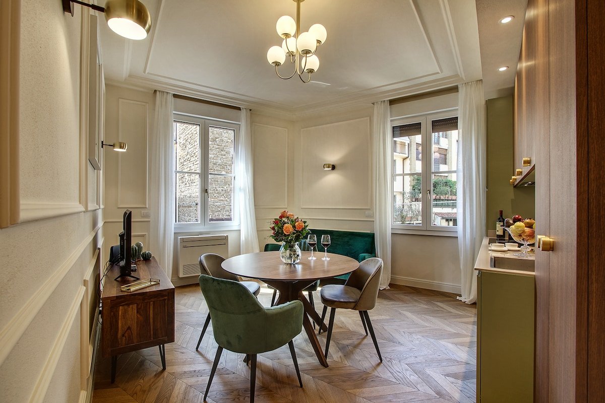 Art Apartment Luxury Ponte Vecchio Suite gallery image 2