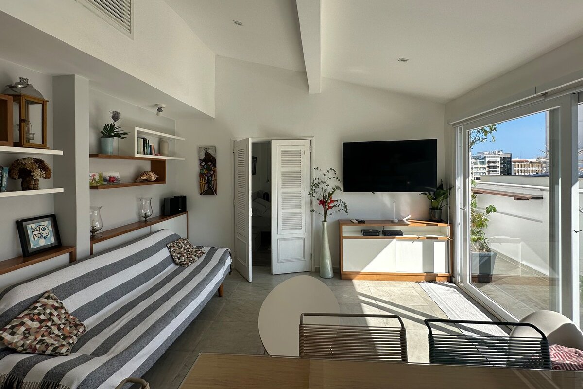 ELEGANT 3 BEDROOM PENTHOUSE IPANEMA IDEAL LOCATION gallery image 3