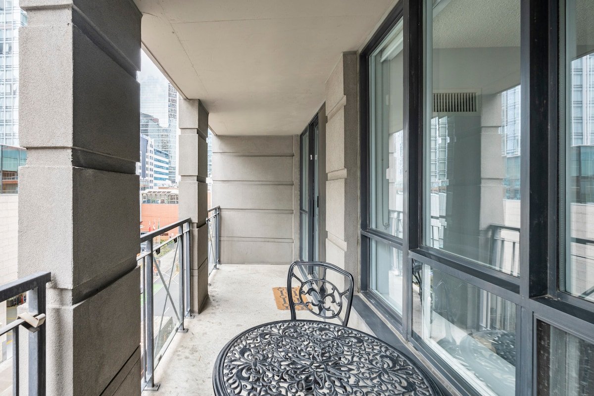 ❤️Hidden Gem fully equipped 2BR w/ free parking gallery image 5