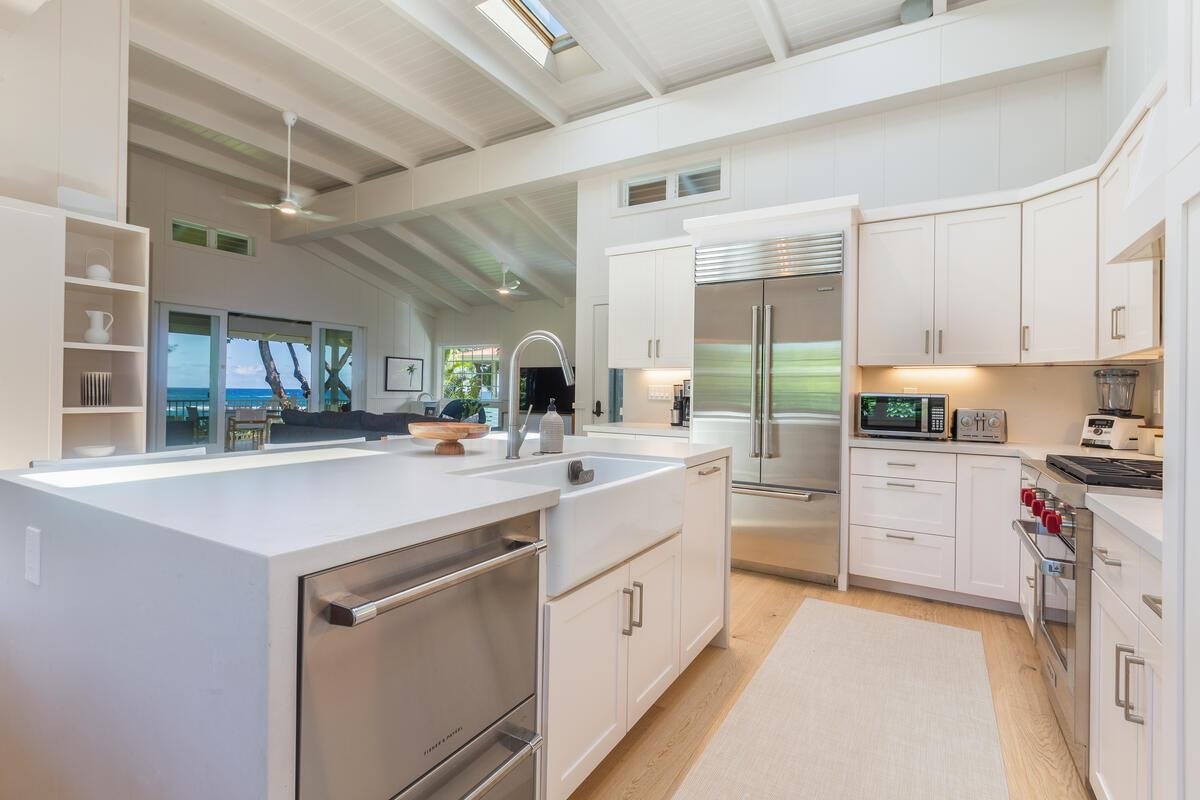 Beachfront Haena home with A/C – Near Tunnels Beac gallery image 4