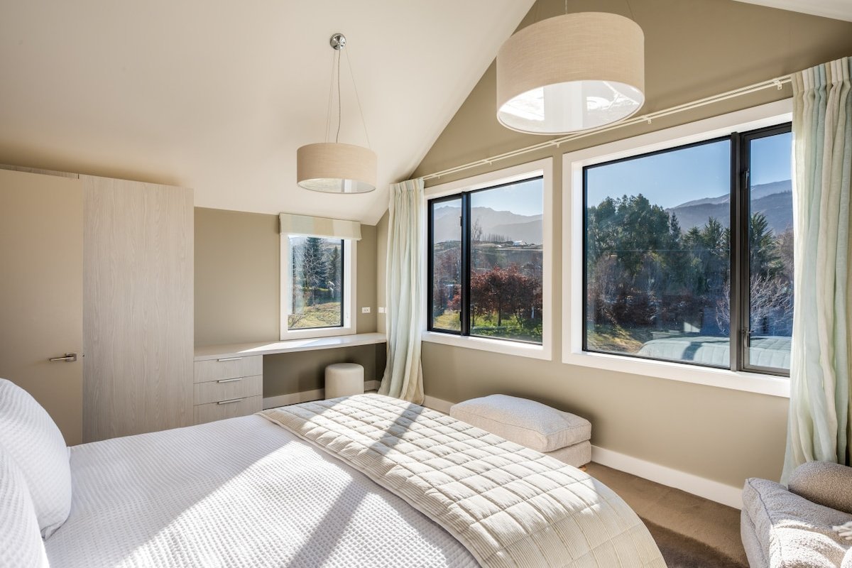 Speargrass Lodge by Sothebys Luxury Rental Homes gallery image 4