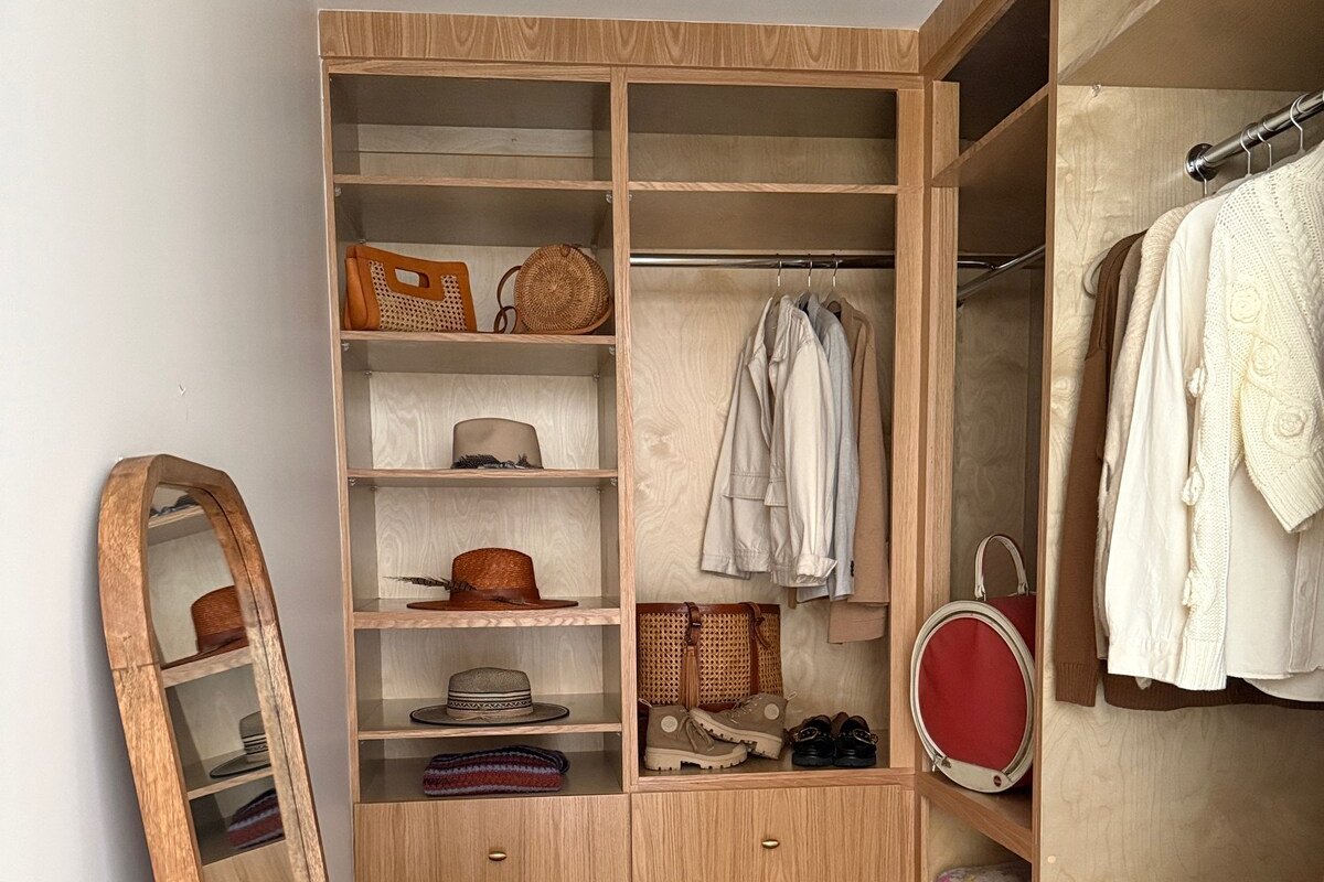 NEW! Sherman Oaks Luxury Retreat w/ Saltwater Pool gallery image 5