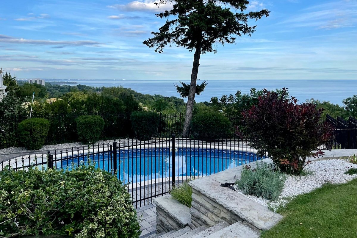 Private Pool Lakeview House gallery image 5