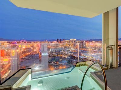 PH57 Palms Place Penthouse | Strip Views & Jacuzzi