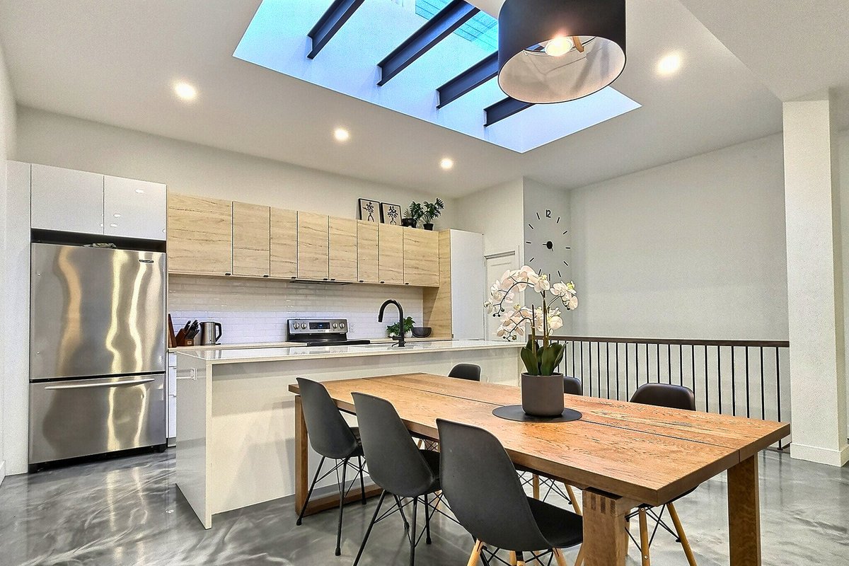 Modern town house 3 bed + 1 parking