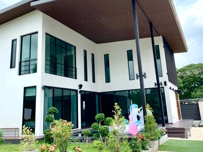 Modern 3-Bedroom Luxury Villa with Private Pool