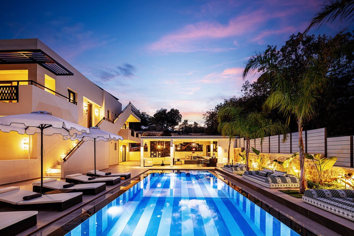 Refined Living With Contemporary Flair gallery image 4