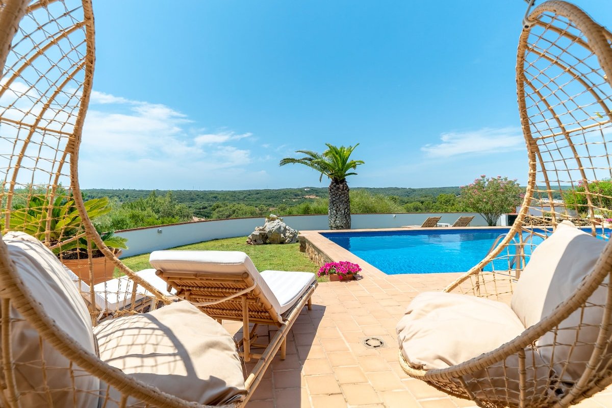 Stunning Home with Panoramic View gallery image 5