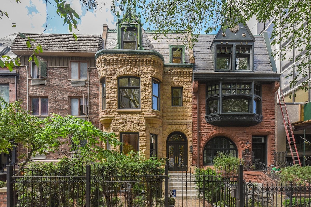 Chicago Luxury Home Gold Coast Best Location gallery image 2