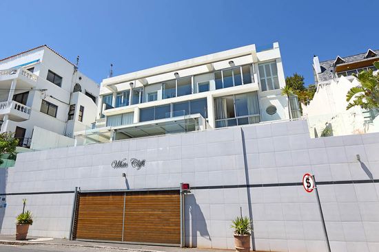 Photo 2 of Clifton Santorini accommodation in Clifton, Cape Town with 3 bedrooms and 2 bathrooms