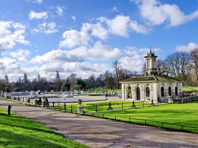 J-Mayfair’s Bellavista PenthouseRooftop Terrace&AC