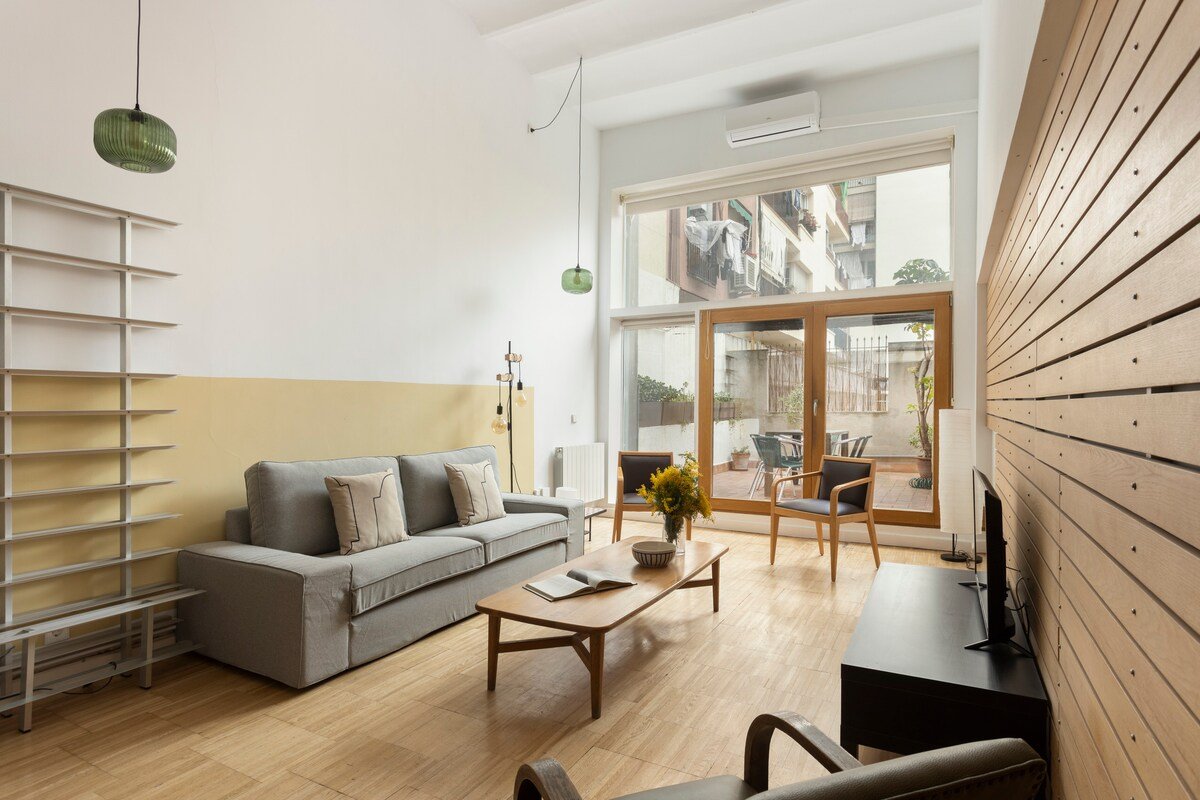 Sagrada Familia Design with private terrace gallery image 4