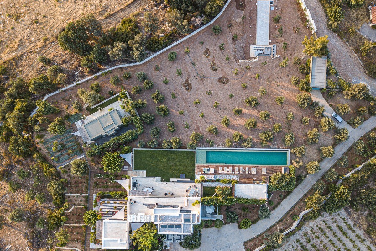 Villa Amnalys: Sea View Resort w/ staff by etouri gallery image 5