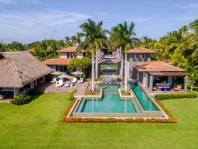 Exclusive Oceanfront Villa | Pool, Jacuzzi & Gym