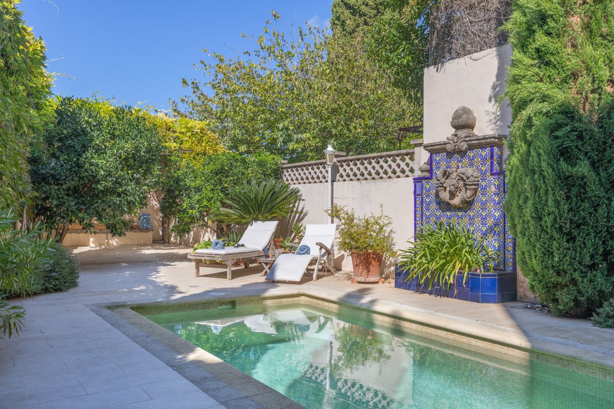 5-Bedroom home w/ heated pool, AC in Soller centre