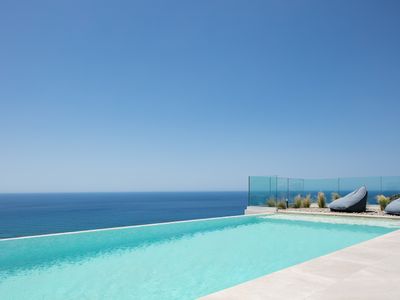 Krystallon East – Superb views, close to the beach