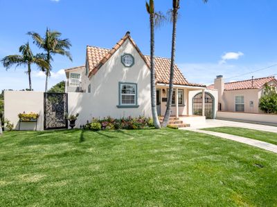 Cheerful 6-bedroom Villa with hot tub