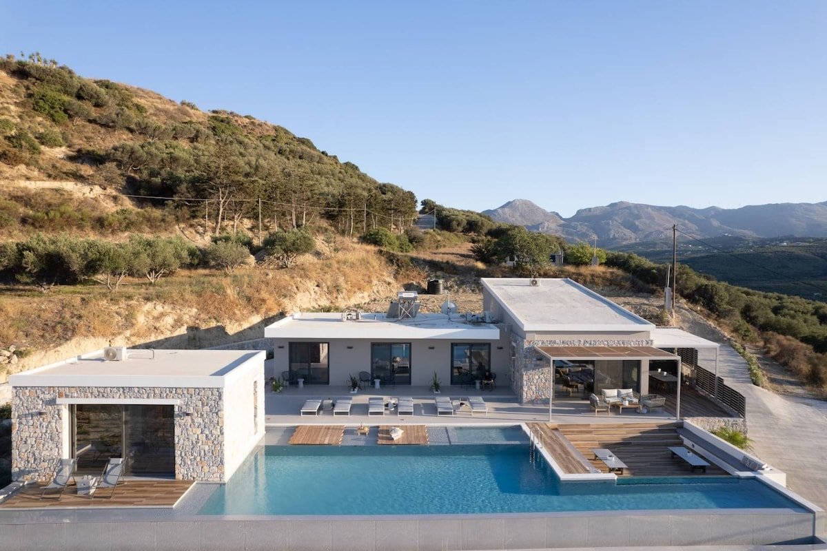 Magical new luxury villa Camellia! gallery image 3