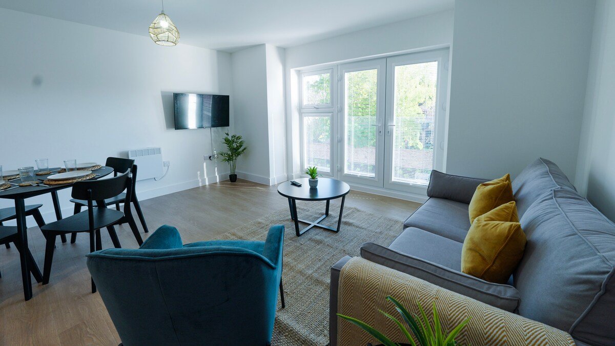 Family-Friendly | Flexible Stays | Near Airport gallery image 3