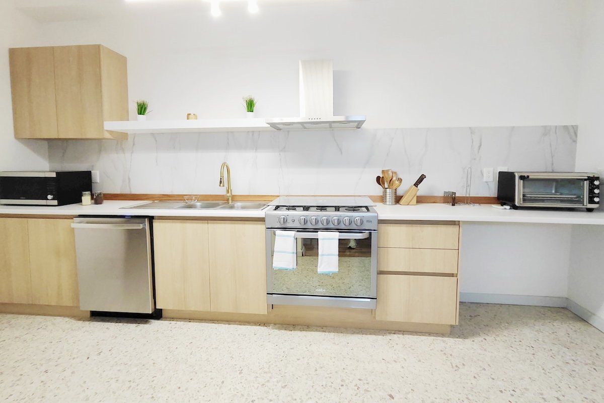 Luxury Polanco prime spot w Terrace: 4 BR + 4.5 BT gallery image 4